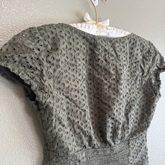 Hollister Dark Green Low Cut Eyelet Short Sleep Top Size Small - Picture 6 of 8